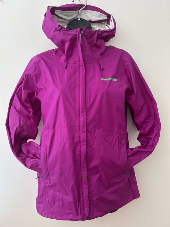 Patagonia Jackets & Blazers - Patagonia Magenta Rain Jacket